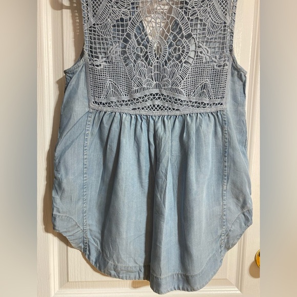 Anthropologie Holding Horses Chambray Crochet Buttoned Sleeveless Blue Top Size4 - Picture 12 of 15